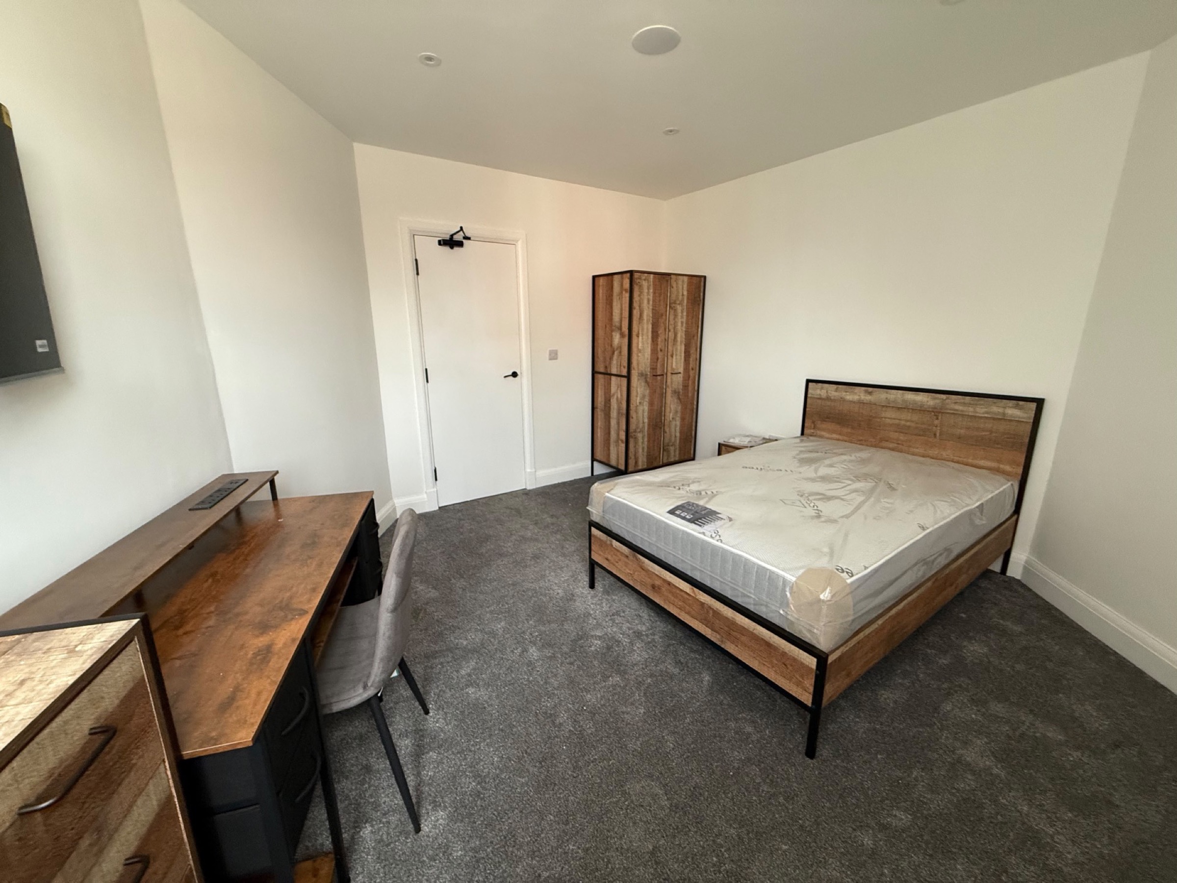 5 Bedroom 85a Ashby Road